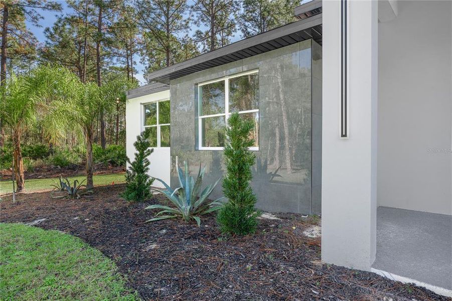 Exterior details and patio area of a home in , Eustis (Image 31).