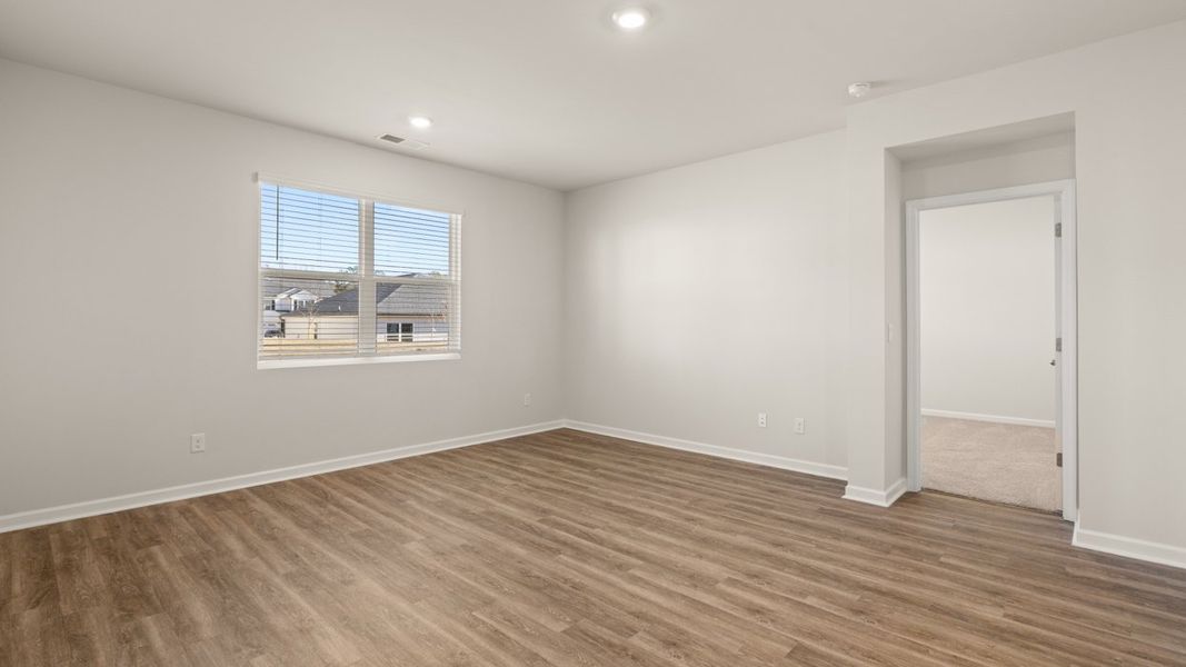 Spacious, unfurnished interior of a new home in Oakchase at Hampton, Hampton (Image 14).