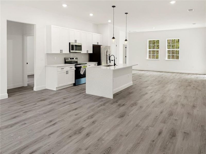 Spacious, unfurnished interior of a new home in , Ocala (Image 26).
