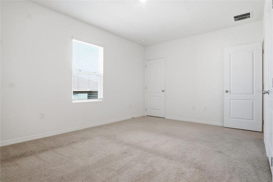 Spacious, unfurnished interior of a new home in , Davenport (Image 15).