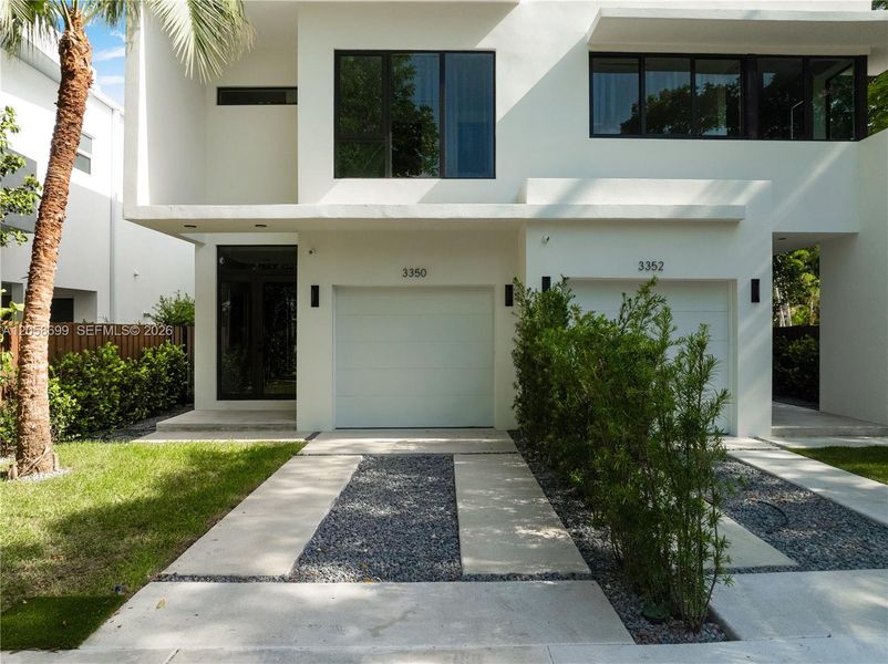 Exterior details and patio area of a home in , Miami (Image 28).