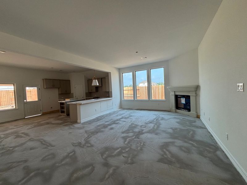 Spacious, unfurnished interior of a new home in Spring Creek Trails, Magnolia (Image 2). Spacious, unfurnished interior of a new home in Spring Creek Trails, Magnolia (Image 2).