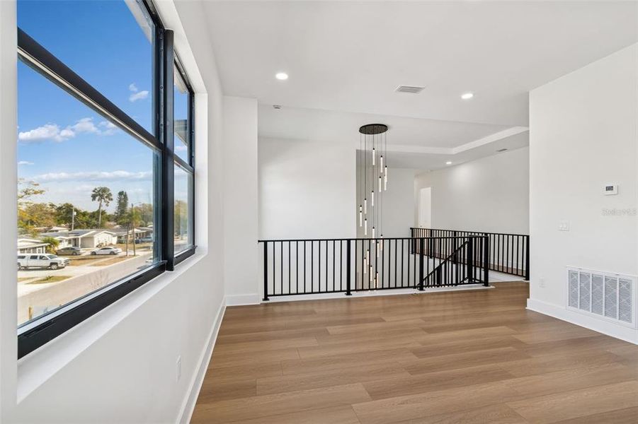 Spacious, unfurnished interior of a new home in , Tampa (Image 51).