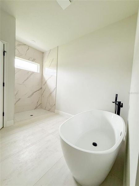 Furnished interior view inside a new home in , Ocala (Image 9).