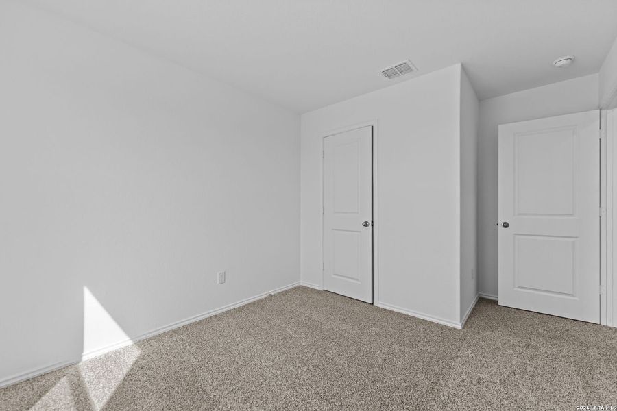 Spacious, unfurnished interior of a new home in Sonora, San Antonio (Image 15).