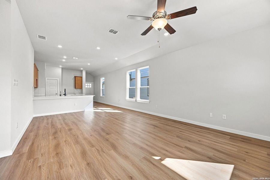 Spacious, unfurnished interior of a new home in Red Hawk Landing, San Antonio (Image 24).