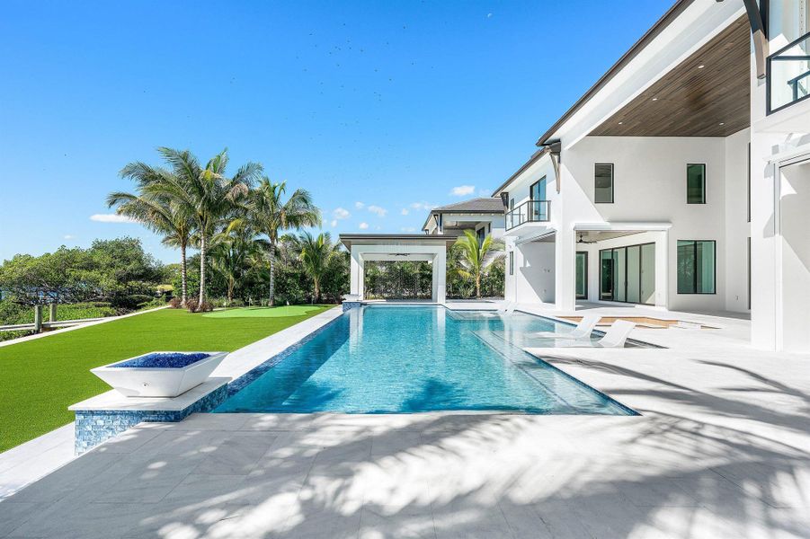 Community amenities in , Jupiter (Image 74).