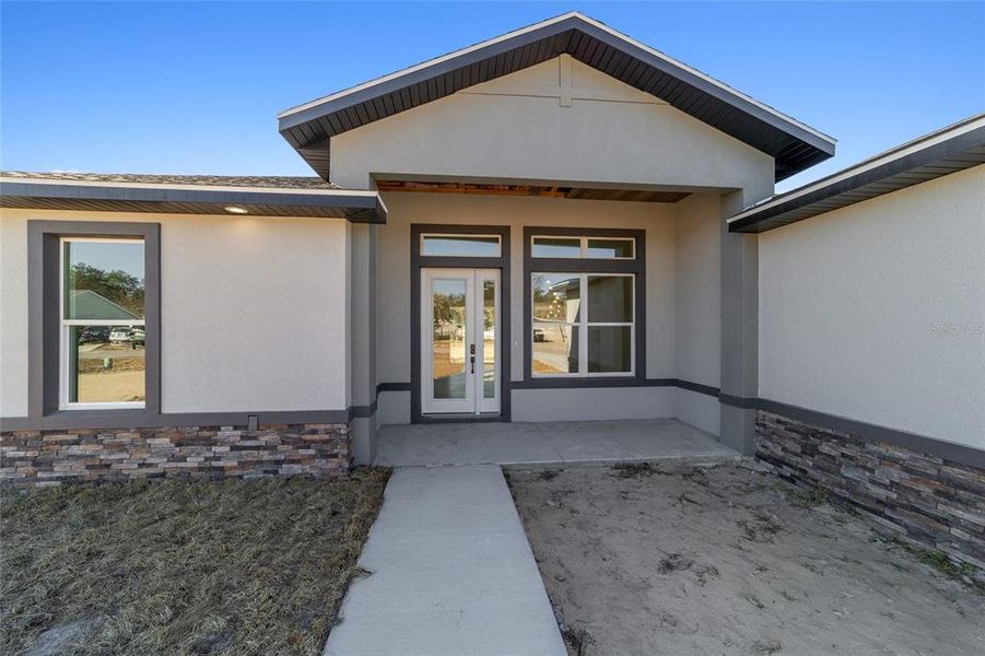 Exterior details and patio area of a home in , Ocala (Image 29).