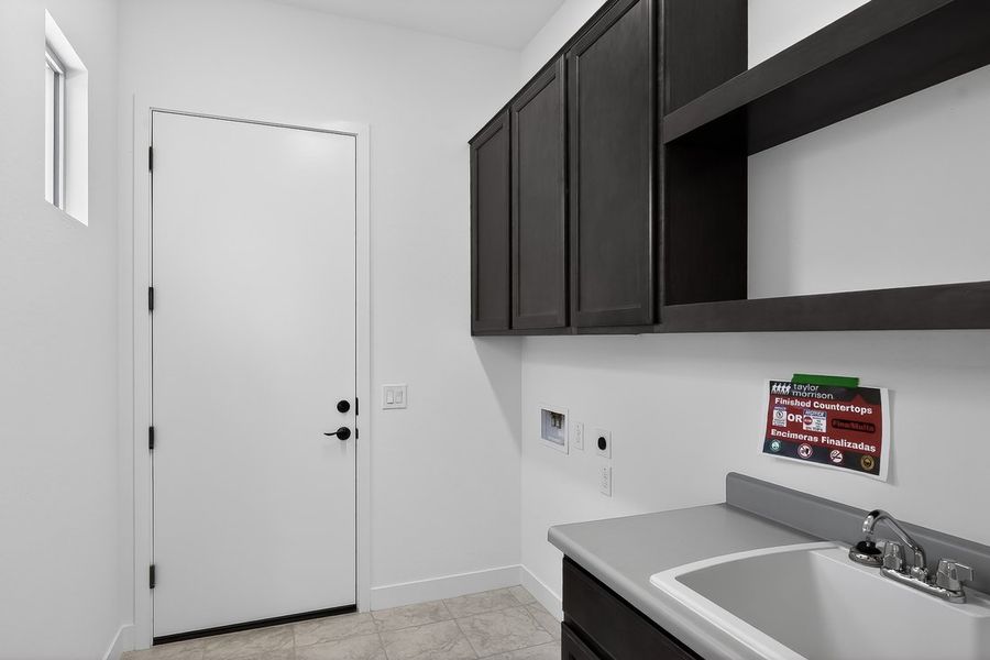 Furnished interior view inside a new home in Estrella, Goodyear (Image 11).