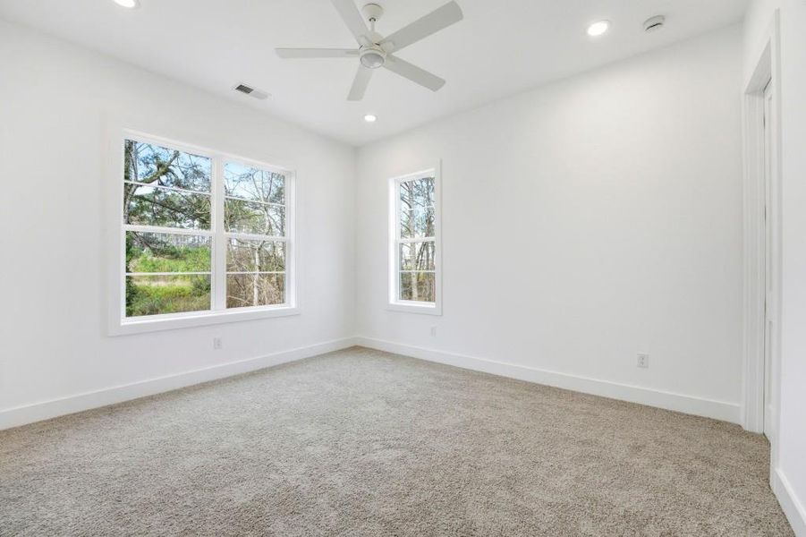 Spacious, unfurnished interior of a new home in , Roswell (Image 15).