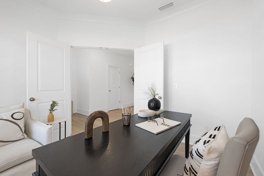 Furnished interior view inside a new home in Edgewater - The Links, Lancaster (Image 14). Furnished interior view inside a new home in Edgewater - The Links, Lancaster (Image 14).