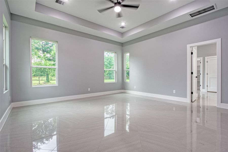 Spacious, unfurnished interior of a new home in , Plantersville (Image 28).