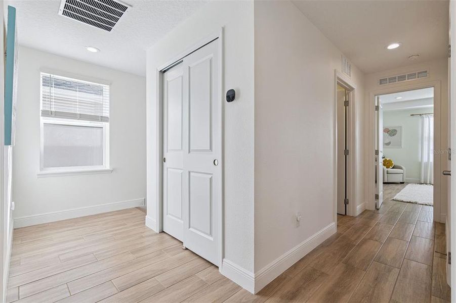 Spacious, unfurnished interior of a new home in , Winter Garden (Image 25).