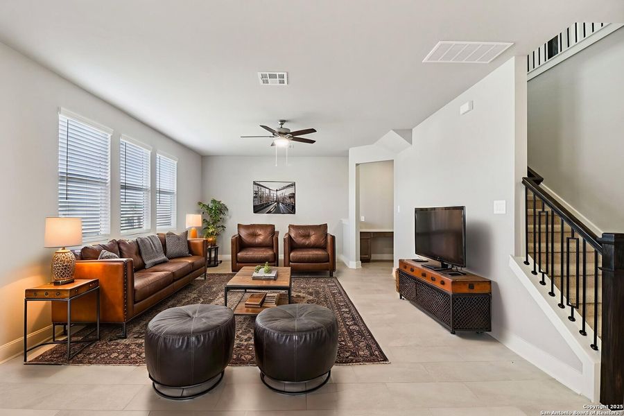 Furnished interior view inside a new home in Thomas Pond, San Antonio (Image 8). Furnished interior view inside a new home in Thomas Pond, San Antonio (Image 8).