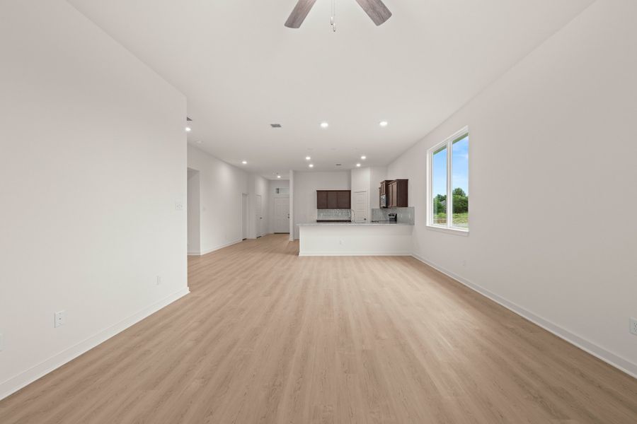 Spacious, unfurnished interior of a new home in Adaline Crossing, McGregor (Image 15).