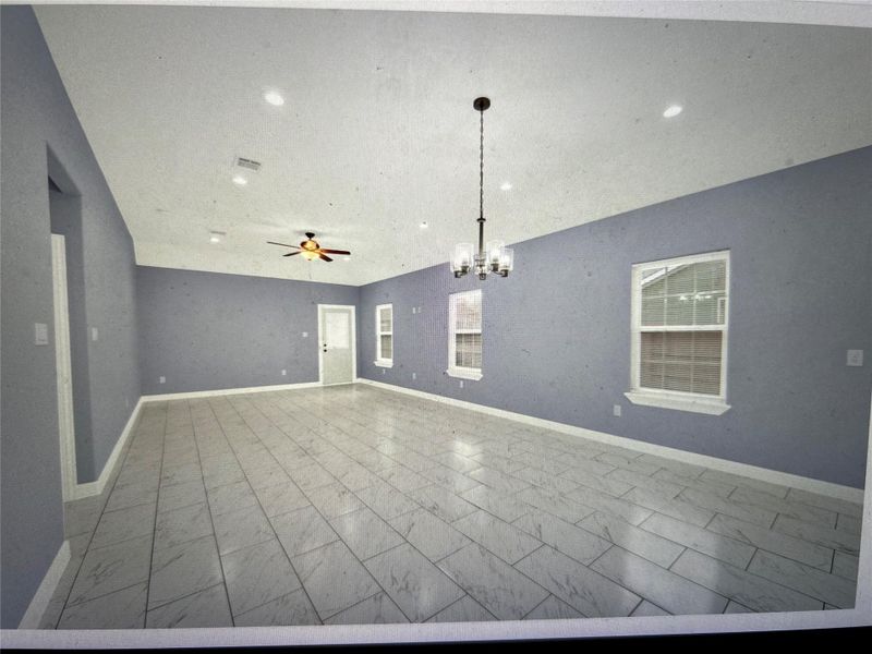 Spacious, unfurnished interior of a new home in , Houston (Image 10).