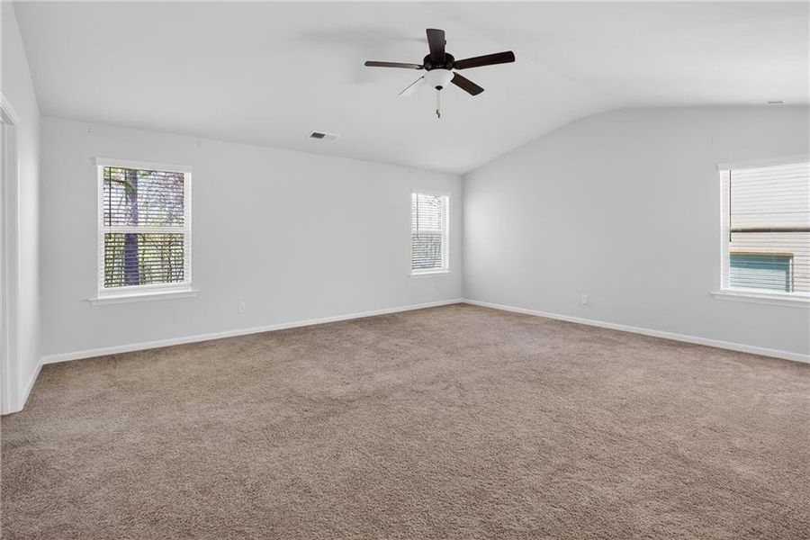 Spacious, unfurnished interior of a new home in , Atlanta (Image 42).