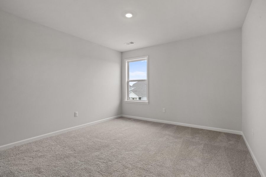 Spacious, unfurnished interior of a new home in , Seneca (Image 22).