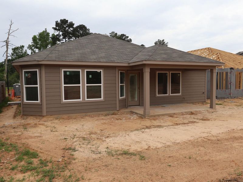 Exterior details and patio area of a home in Moran Ranch, Willis (Image 4).