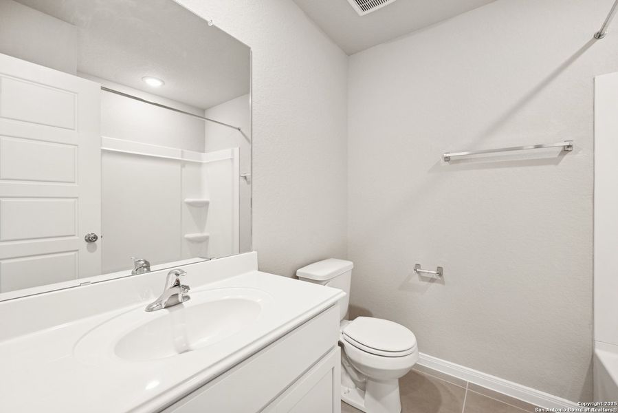 Furnished interior view inside a new home in Greenspoint Heights, Seguin (Image 5).