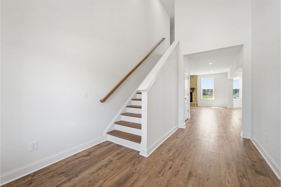 Spacious, unfurnished interior of a new home in Aden Woods, Fairview (Image 20).