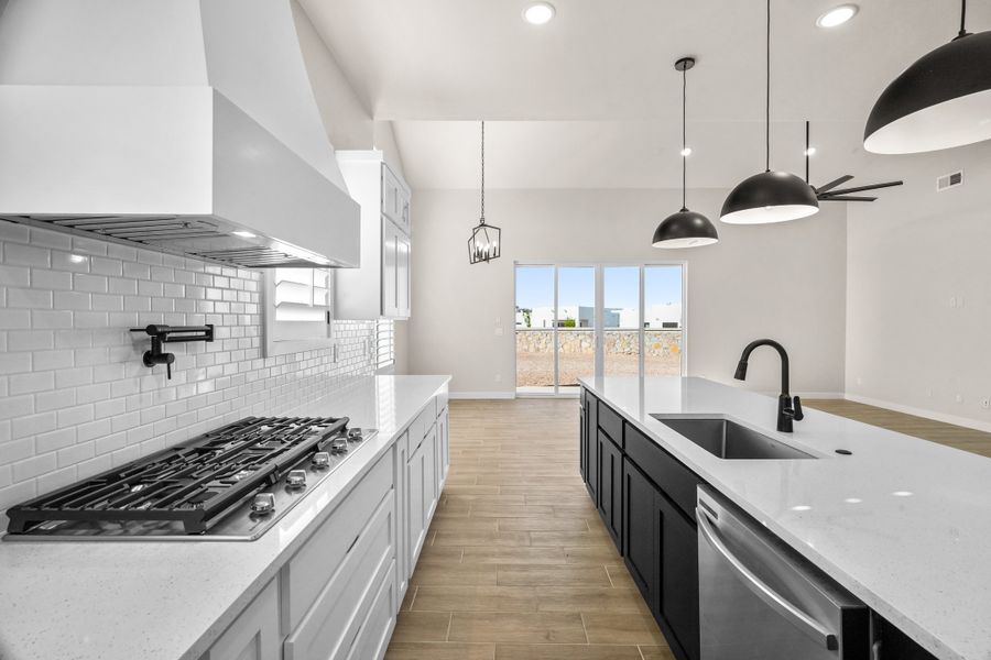 Furnished interior view inside a new home in Verdancia, El Paso (Image 13).