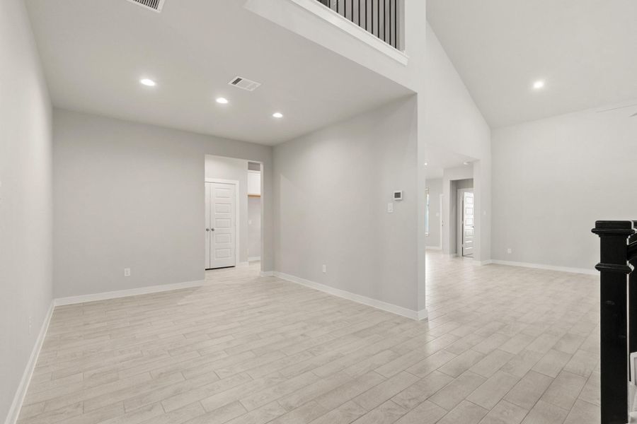 Spacious, unfurnished interior of a new home in Morton Creek Ranch, Katy (Image 16). Spacious, unfurnished interior of a new home in Morton Creek Ranch, Katy (Image 16).