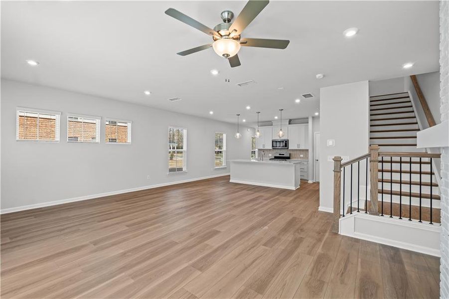 Spacious, unfurnished interior of a new home in Adler Springs, Powder Springs (Image 7).