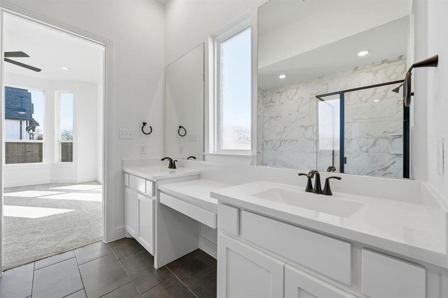 Furnished interior view inside a new home in Dove Hollow, Waxahachie (Image 11).