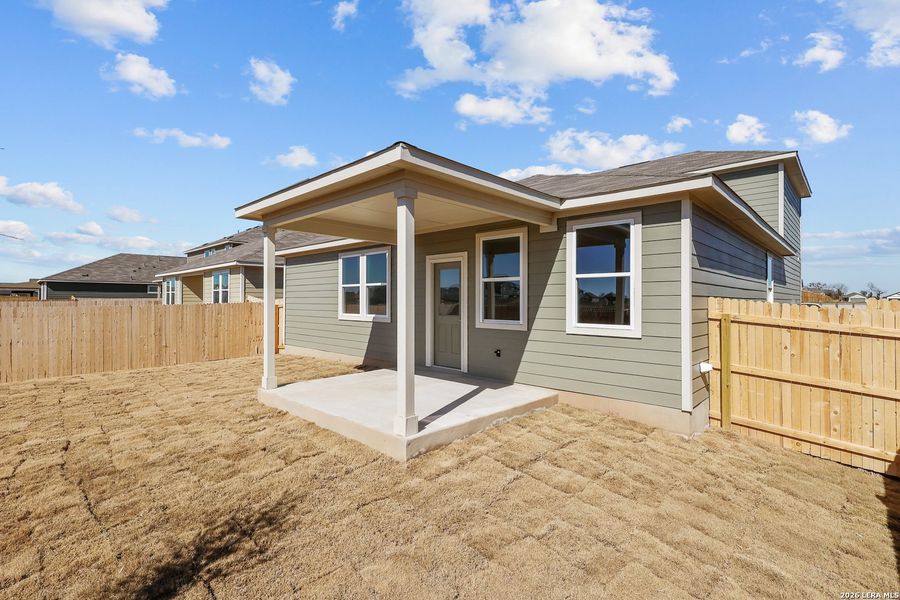 Exterior details and patio area of a home in Hiddenbrooke, Seguin (Image 3).