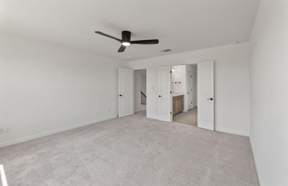 Spacious, unfurnished interior of a new home in Wolf Ranch, Georgetown (Image 17).