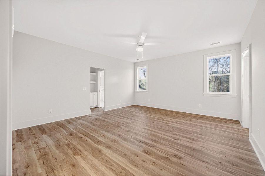 Spacious, unfurnished interior of a new home in , Mount Pleasant (Image 13).