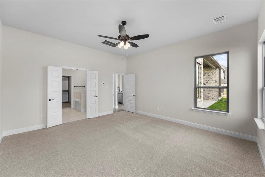 Spacious, unfurnished interior of a new home in , Waxahachie (Image 19).