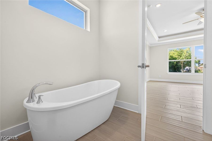 Image 39 of a home in Cape Coral.