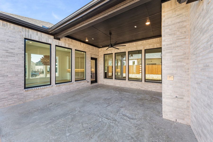 Representative exterior details of a home built from the 5551 by Tradition Homes in Windsong Ranch, Prosper (Image 4).