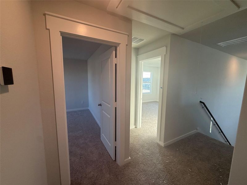 Spacious, unfurnished interior of a new home in Cielo, Conroe (Image 28).