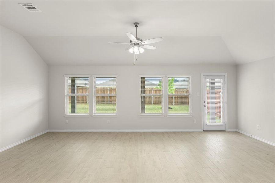 14. 3233 Timineri - Family