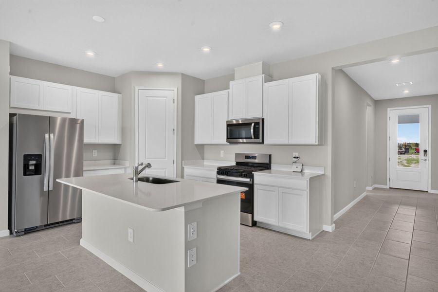 Furnished interior view inside a new home in Pasadena Ridge Master, Dade City (Image 3).