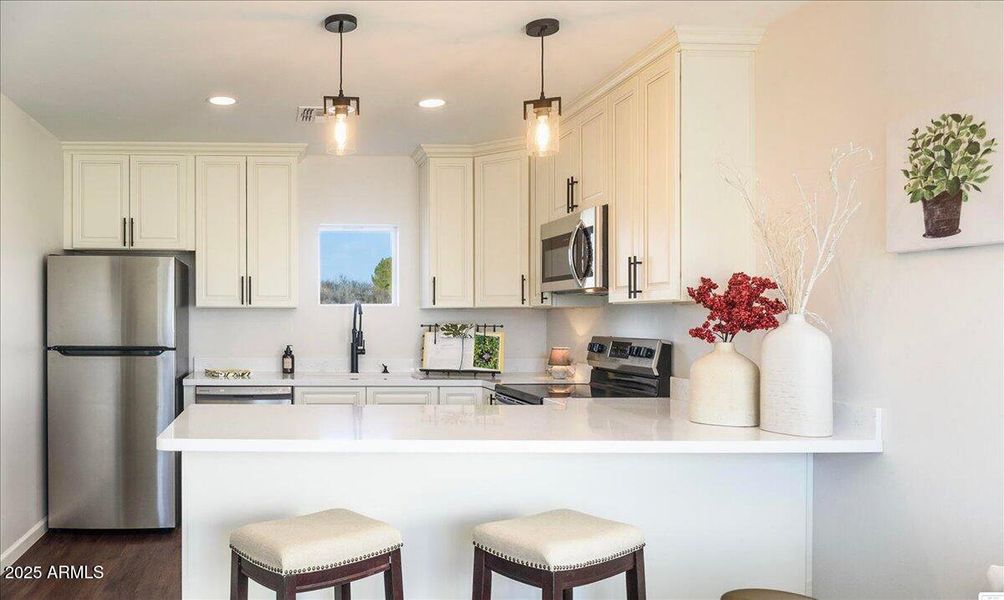 14-Gourmet Kitchen + Breakfast