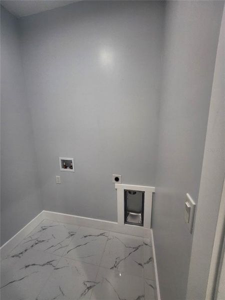 Spacious, unfurnished interior of a new home in , Port Charlotte (Image 26).