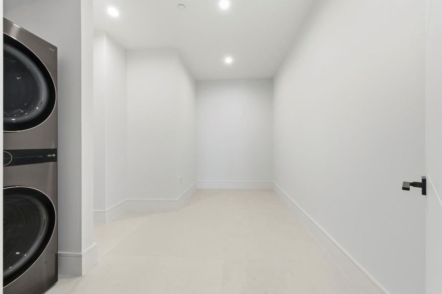 Spacious, unfurnished interior of a new home in , Riviera Beach (Image 20). Spacious, unfurnished interior of a new home in , Riviera Beach (Image 20).