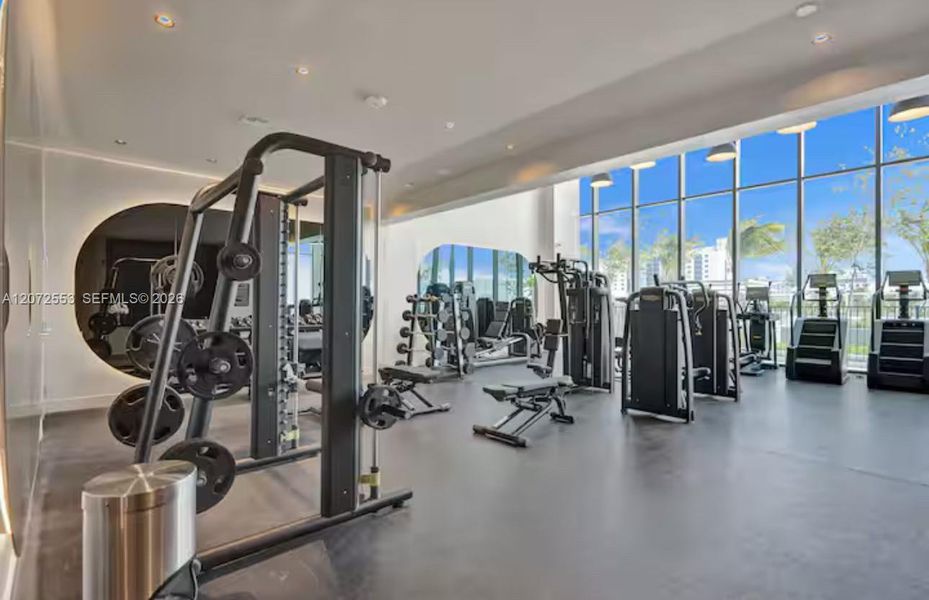 Community amenities in , Miami Beach (Image 25).