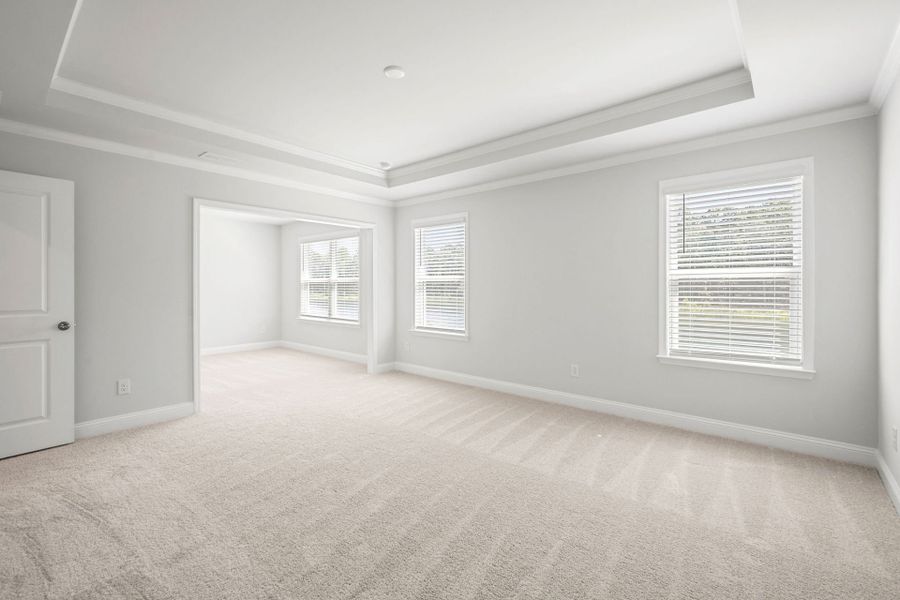 Spacious, unfurnished interior of a new home in Waterways, Richmond Hill (Image 42).