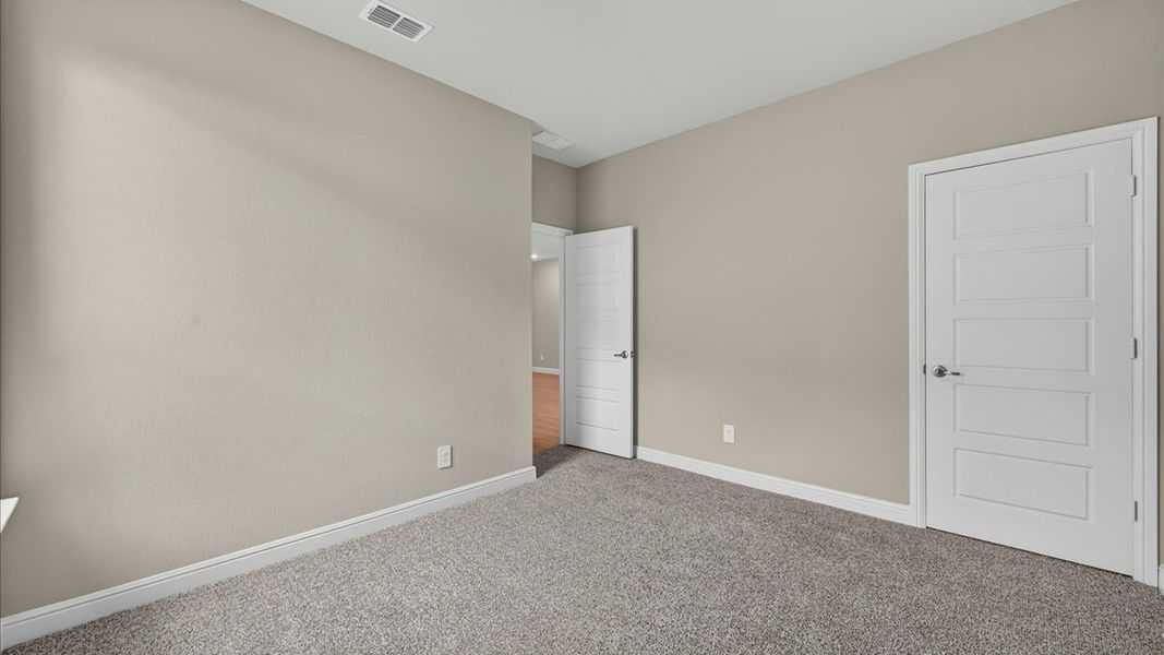Spacious, unfurnished interior of a new home in Bluestem, Rhome (Image 24).