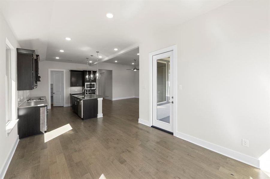 16. 2800 Andora - Dining (2) 16. 2800 Andora - Dining (2)