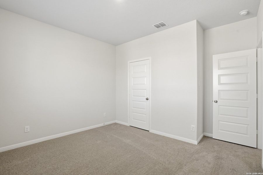 Spacious, unfurnished interior of a new home in Melissa Ranch, San Antonio (Image 12).