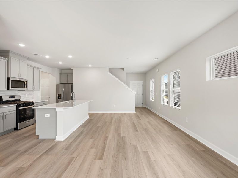 Welcome to the Roswell floorplan at The Farm at Wells Creek - Heritage Collection.