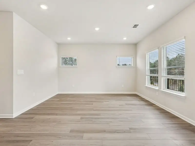 Spacious, unfurnished interior of a new home in Harmony Manor, Fairburn (Image 13).