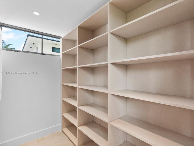 Spacious, unfurnished interior of a new home in , Miami Shores (Image 21).
