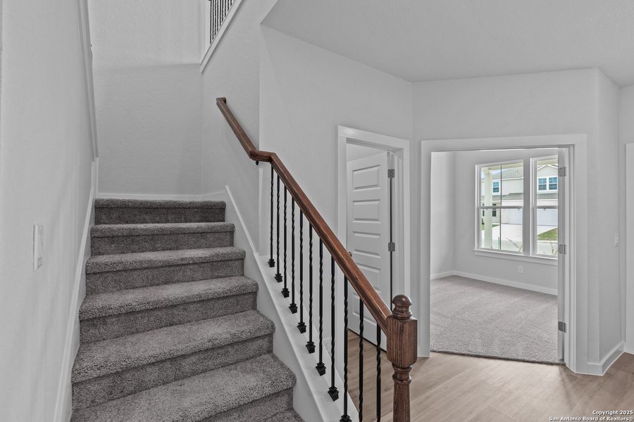 Spacious, unfurnished interior of a new home in August Fields, New Braunfels (Image 18).